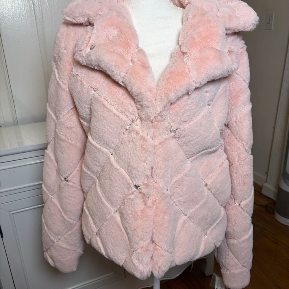 NWT** New York & Company Light Pink Soft Fluffy Faux Fur Valentines Jacket